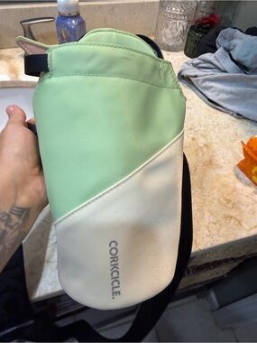 Corkcicle Mint Green & White Diagonal Bottle Sling